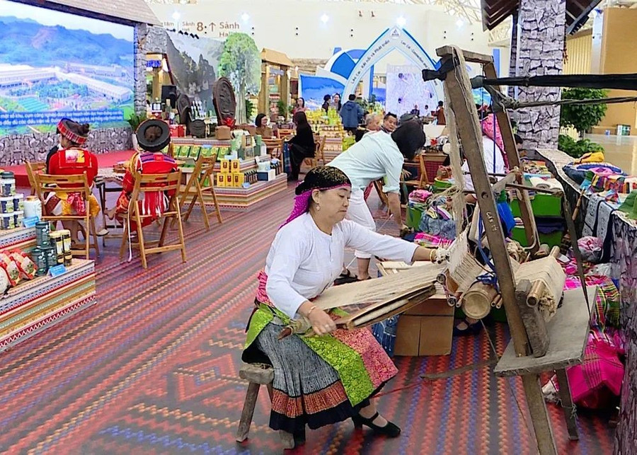 Tuyên Quang xây dựng lực lượng lao động số có chất lượng, sẵn sàng tiếp nhận và ứng dụng công nghệ vào phát triển kinh tế, xã hội.