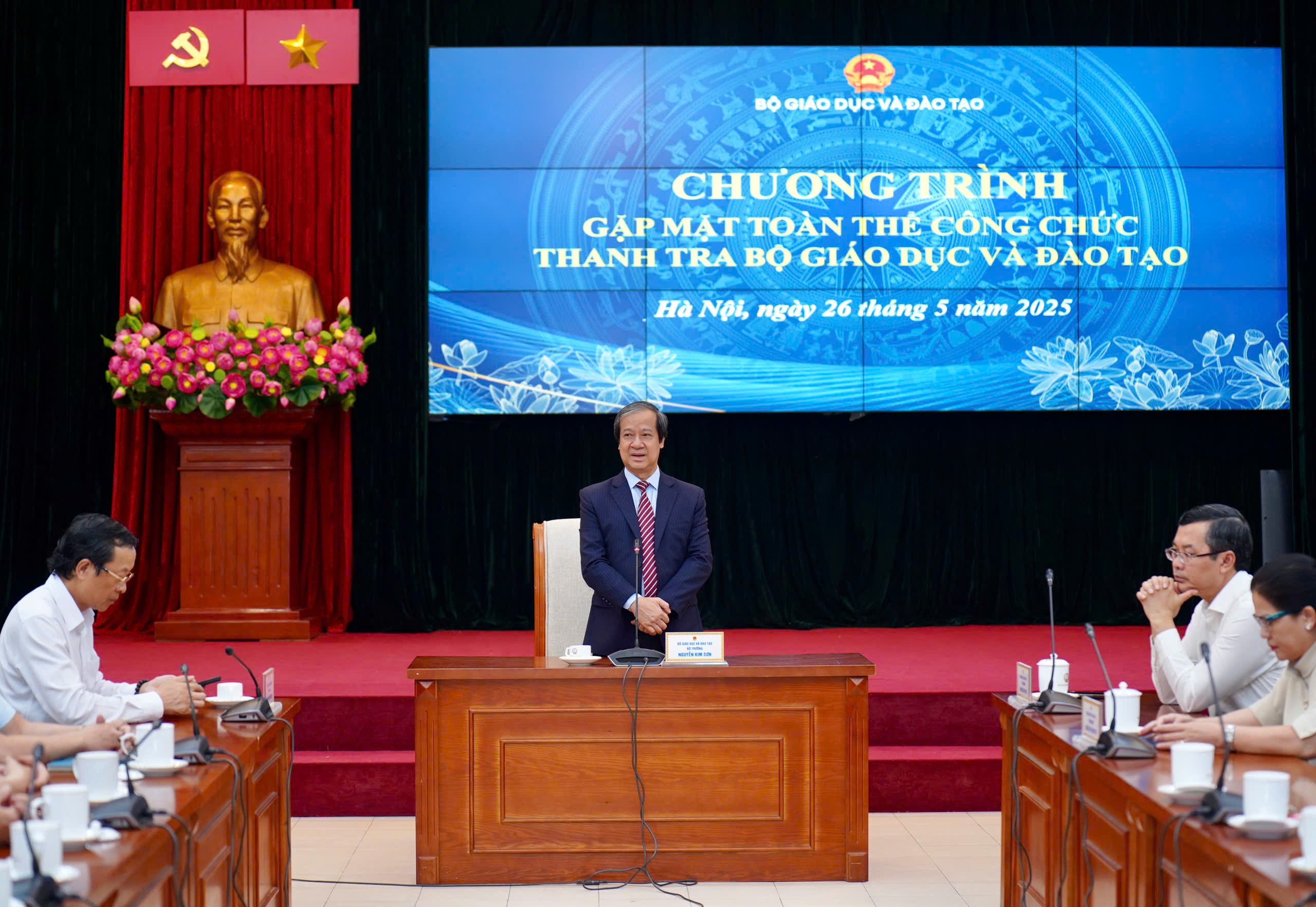 Bộ trưởng Nguyễn Kim Sơn phát biểu tại buổi gặp mặt. bo-truong.jpg