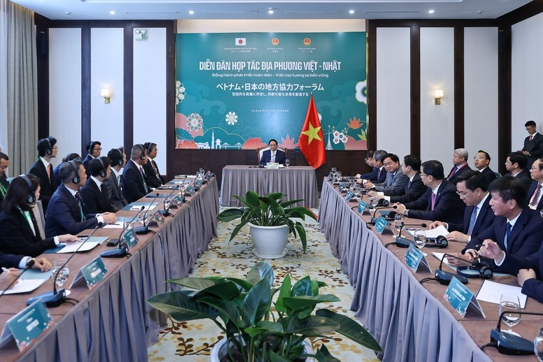 Thủ tướng Phạm Minh Chính tiếp lãnh đạo, đại diện các địa phương Nhật Bản tham dự Diễn đàn. Ảnh: VGP/Nhật Bắc anh-12.jpg