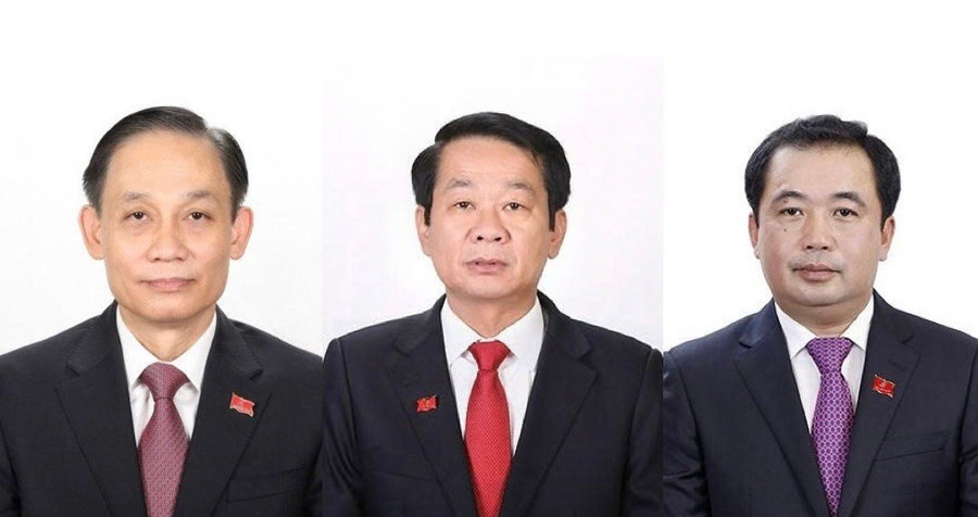 Từ trái qua phải: Ông Lê Hoài Trung, ông Đỗ Thanh Bình, ông Trần Đức Thắng. 