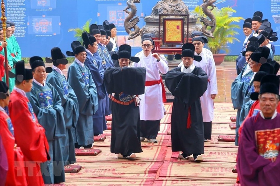 Nghi lễ Tiến lịch. Ảnh minh họa