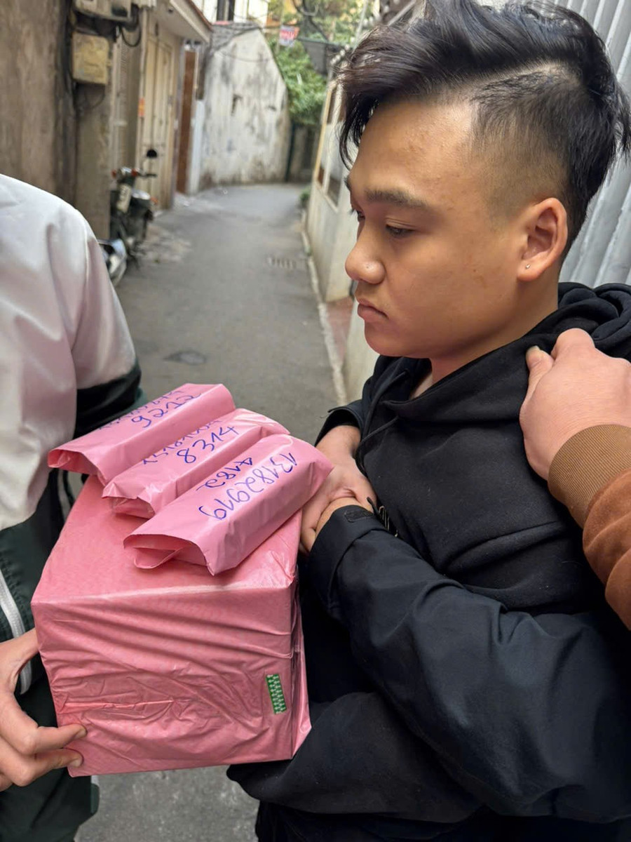 Ma túy được cất giấu tinh vi trong các kiện hàng, gói hàng thông thường bị C04 phát hiện, thu giữ. ma-tuy-nup-bong-tren-khong-gian-mang-5.jpg