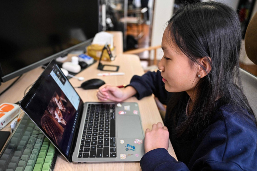 Estella, 14 tuổi, học tại nhà.