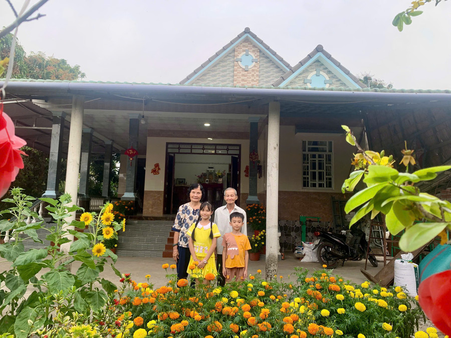 Đến tận tuổi xế chiều, nơi ở bình yên và vững chãi nhất của cha mẹ mới thật sự chỉn chu, một tổ ấm do tình yêu chung của chúng tôi cùng vun đắp. Ảnh: NVCC.