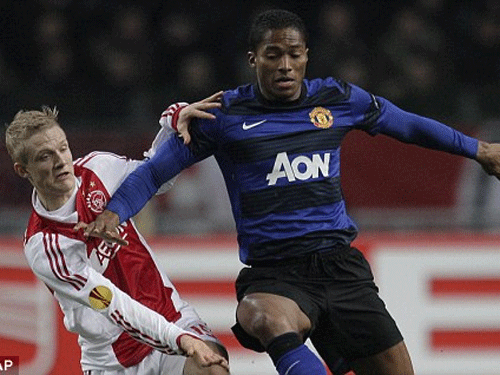 "Quỷ đỏ" mất tiền vệ Antonio Valencia một tháng