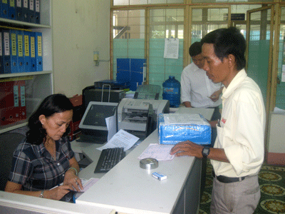 Văn thư có nguồn gốc là GV có được hưởng phụ cấp thâm niên không?