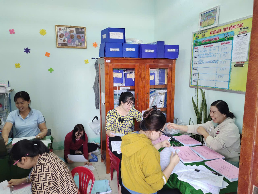 Trung Tâm Đăng Nhập MM88 Chính Thức Mới trường học trên địa bàn xã Đốc Binh Kiều sắp xếp hồ sơ cho công tác phổ cập giáo dục. xoa-mu-chu.jpg
