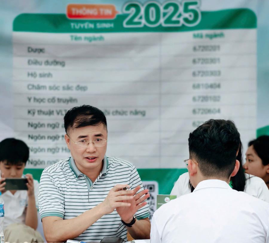 Ông Nguyễn Thế Lực trong một buổi tư vấn Đăng Ký MM88.COM Ngay +88K năm 2025.