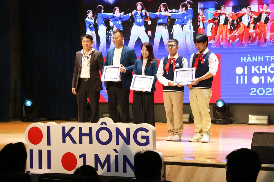 Wellspring được vinh danh với 2 giải thưởng tại Cuộc thi Minishow “Tìm kiếm Tài năng học đường”. image009.jpg
