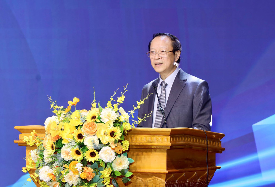 Thứ trưởng Thường trực Bộ GD&ĐT Phạm Ngọc Thưởng, Trưởng Ban chỉ đạo cuộc thi phát biểu tại buổi lễ. img-7125.jpg
