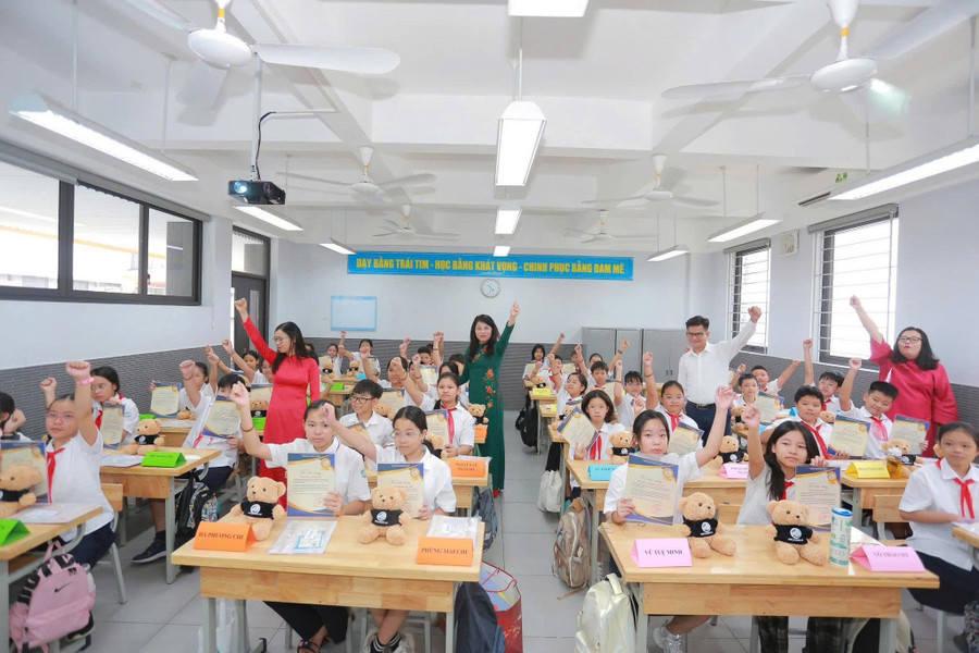 Thầy trò Trường THCS Trần Duy Hưng (Yên Hòa, Hà Nội). chuong-trinh.jpg