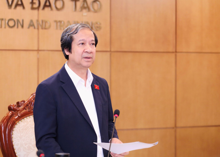 Bộ trưởng Nguyễn Kim Sơn phát biểu tại phiên họp. img-5173.jpg