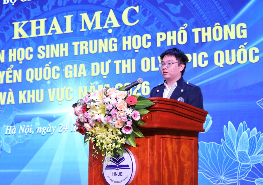 Nguyễn Lương Thái Duy đại diện cho các Đăng nhập vào MM886 Việt Nam dự thi phát biểu tại lễ khai mạc. Ảnh: Nguyễn Mạnh. img-7470.jpg