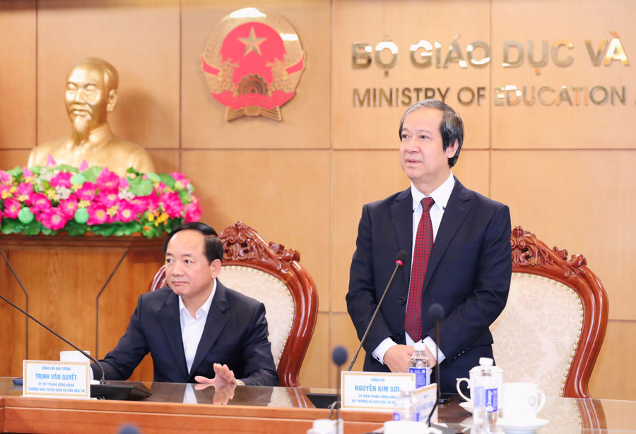 Bộ trưởng Bộ GD&ĐT Nguyễn Kim Sơn bày tỏ cảm ơn sự phối hợp, hỗ trợ, giúp đỡ, tạo điều kiện dành cho Bộ GD&ĐT của Ban Tuyên giáo và Dân vận Trung ương. img-9040.jpg