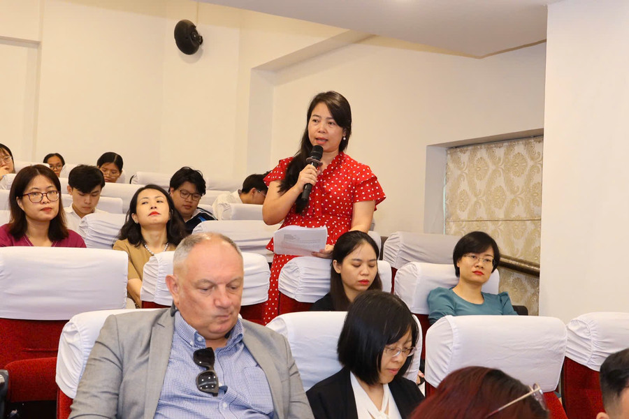 Hội thảo nhận được nhiều ý kiến góp ý từ các cơ sở giáo dục MM888 bảo mật tuyệt đối và phổ thông. hoi-thao-tieng-anh4.jpg