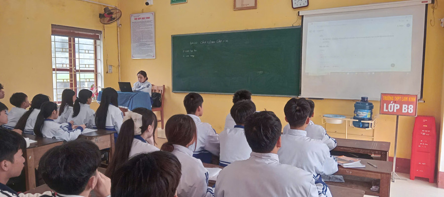 Giờ học tại Trường THPT Lam Kinh.