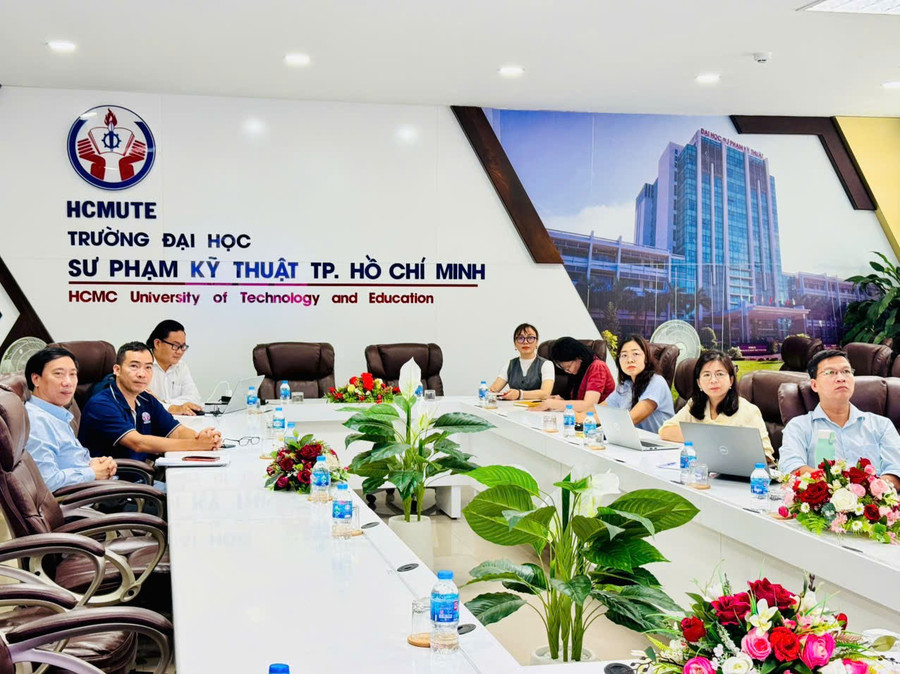 Đại biểu dự hội thảo tại điểm cầu Trường MM888 bảo mật tuyệt đối Sư phạm Kỹ thuật TP.Hồ Chí Minh. hoi-thao1.jpg