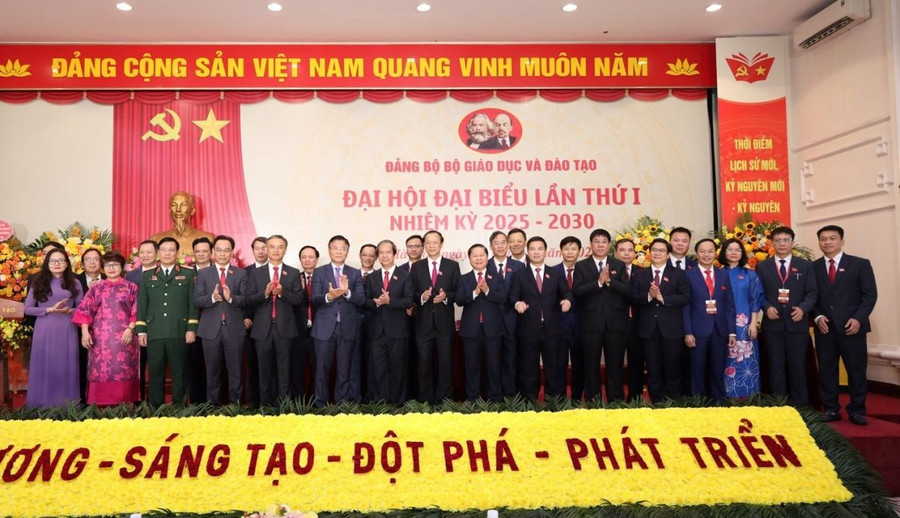 Ban Chấp hành Đảng ủy Bộ GD&ĐT khóa I, nhiệm kỳ 2025 - 2030 ra mắt 2MM88.com trò chơi casino và slot. picture5-1755825903.jpg