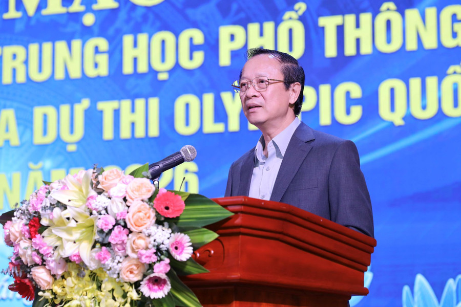 Thứ trưởng Thường trực Bộ GD&ĐT Phạm Ngọc Thưởng mong muốn Đăng nhập vào MM886 Việt Nam tiếp tục nuôi dưỡng đam mê, khát vọng, đồng thời phát huy tinh thần kiên trì và sáng tạo để phát triển bản thân. Ảnh: Nguyễn Mạnh. img-7446.jpg