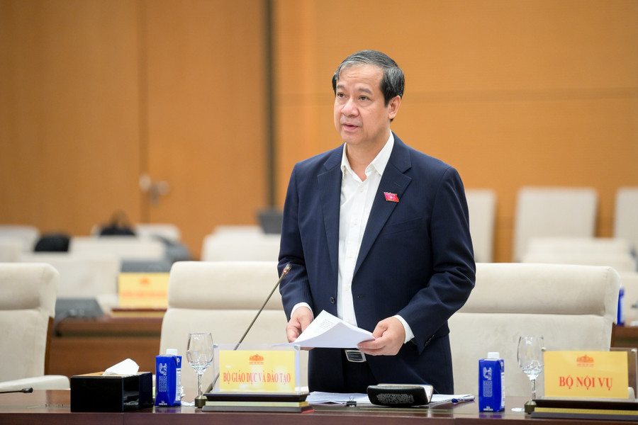 z81-5950-bo-truong-bo-giao-duc-va-dao-tao-nguyen-kim-son.jpg