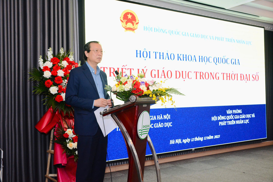 Thứ trưởng Thường trực Bộ GD&ĐT Phạm Ngọc Thưởng phát biểu khai mạc hội thảo.