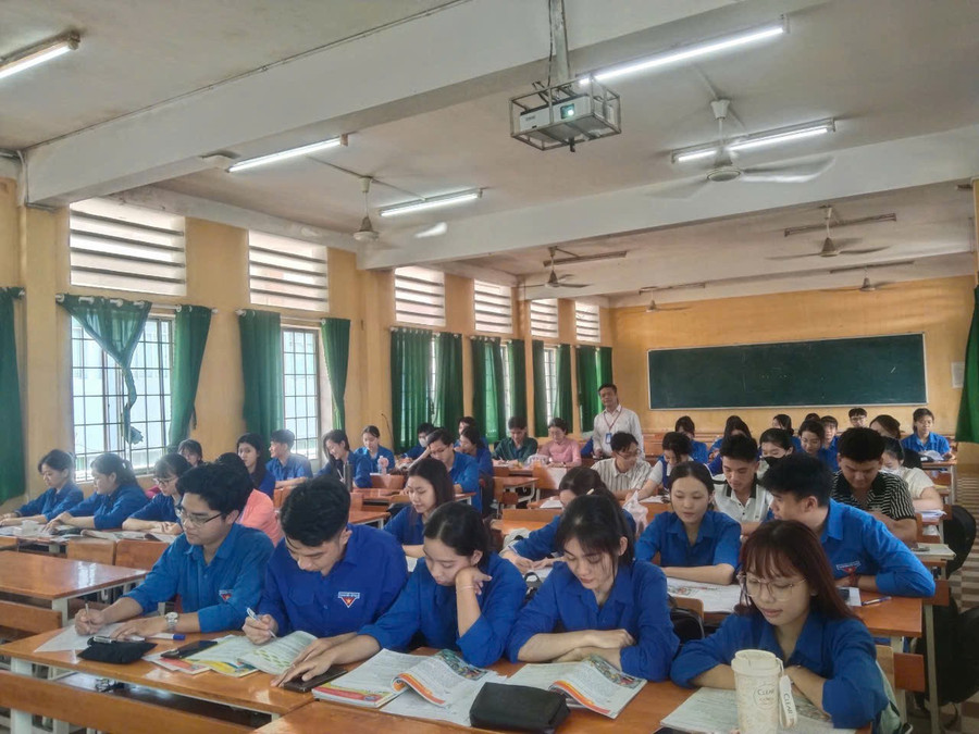 NGƯT. ThS Tô Ngọc Sơn và MM888 Việt Nam Tải App Trường Sư phạm - Trường MM888 bảo mật tuyệt đối Đồng Tháp.