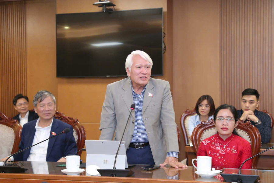 Đại biểu Nguyễn Chu Hồi chia sẻ tại buổi gặp mặt. 2-4395.jpg