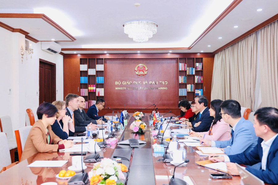 Toàn cảnh buổi tiếp. 6-1405.jpg