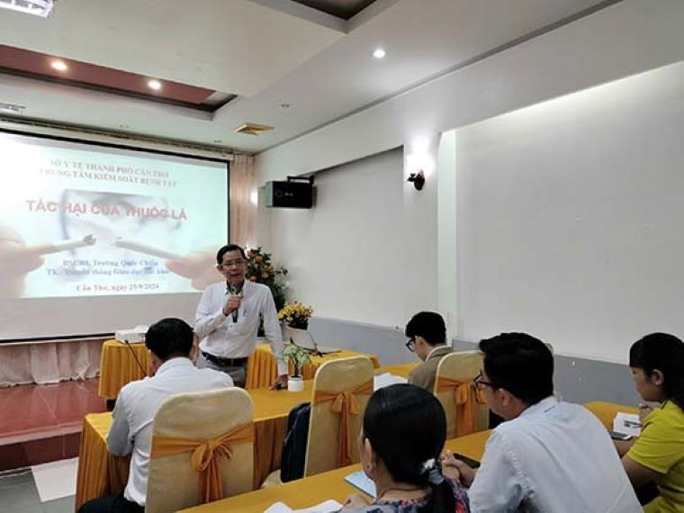 Tập huấn về phòng chống tác hại của thuốc lá cho cán bộ y tế, cán bộ đoàn… các trường THPT trên địa bàn thành phố Cần Thơ.
