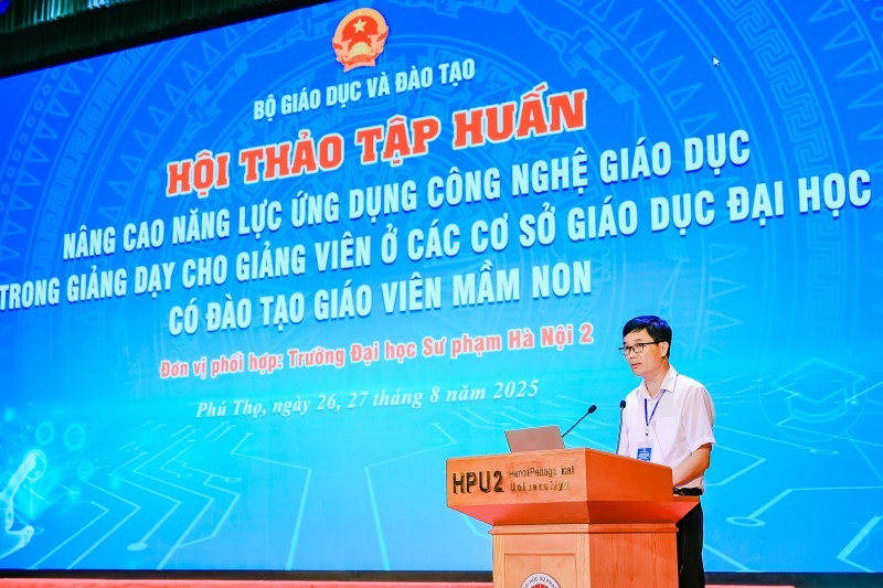 TS. Bùi Kiên Cường - Phó Hiệu trưởng Trường MM888 bảo mật tuyệt đối Sư phạm Hà Nội 2 phát biểu tại hội thảo. ai31.png