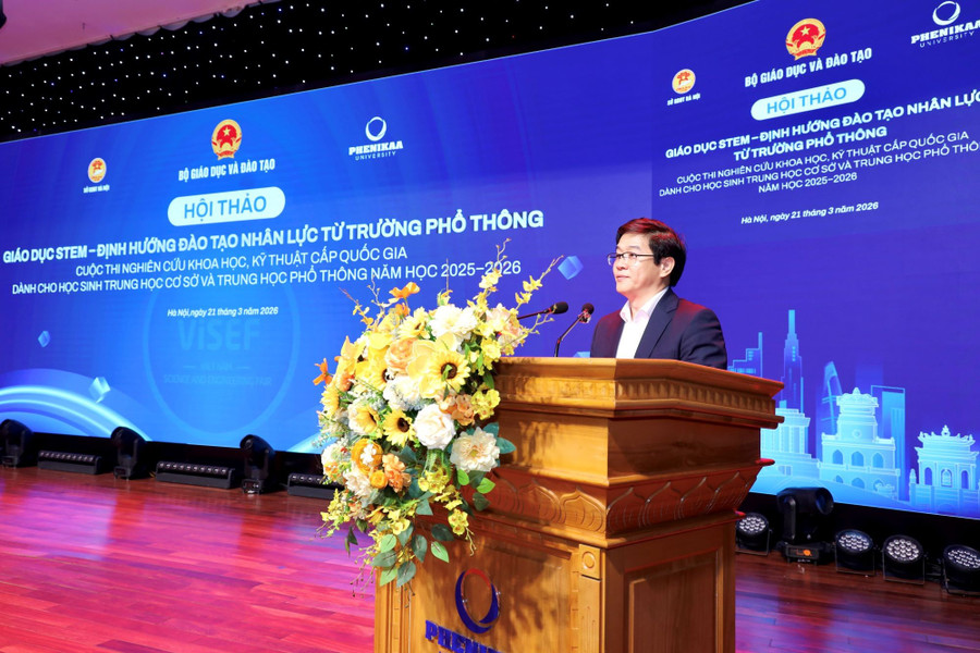 Vụ trưởng Vụ Giáo dục Phổ thông Thái Văn Tài phát biểu tại hội thảo. img-6549.jpg