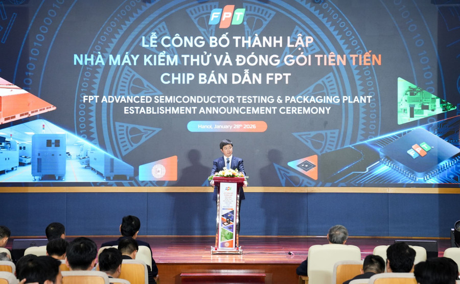 Thứ trưởng Khoa học và Công nghệ Bùi Hoàng Phương nhận định, việc công bố nhà máy đóng gói, kiểm thử tiên tiến của FPT ong-bui-hoang-phuong.jpg