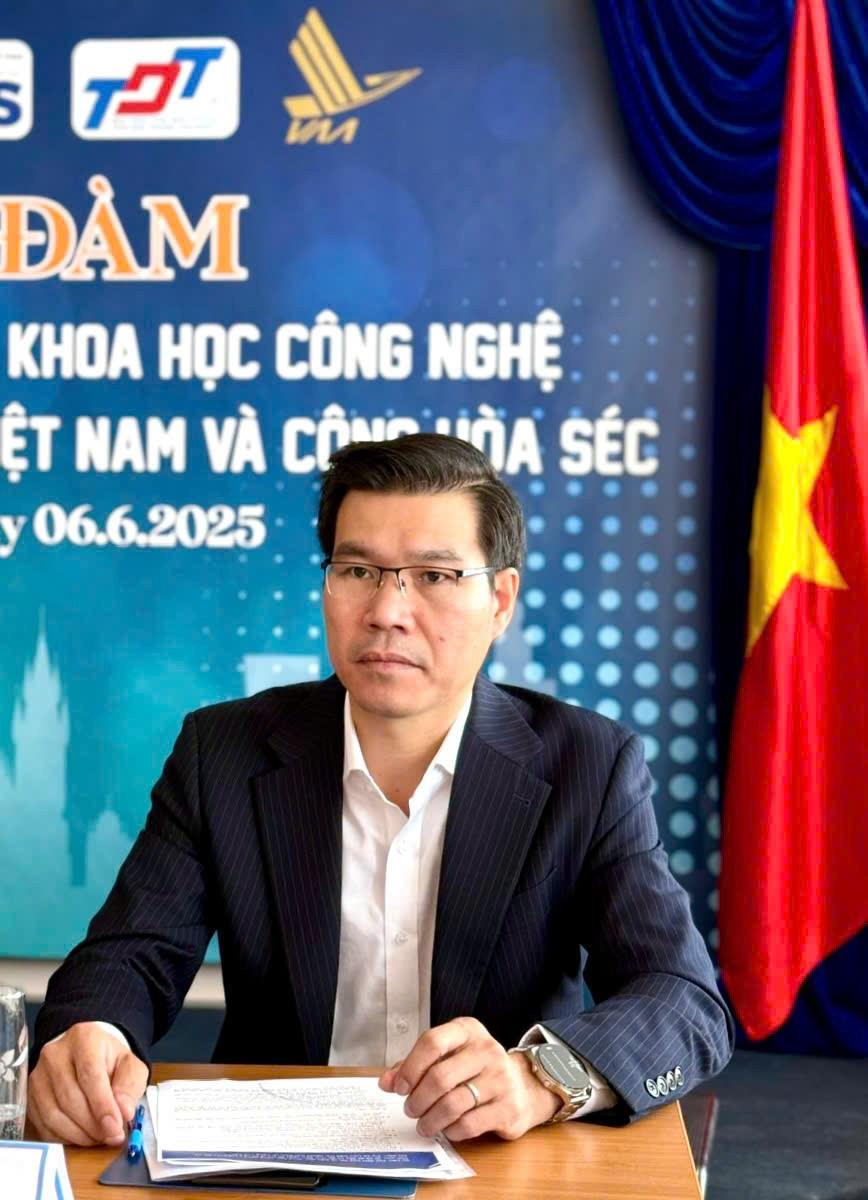 ht-dh-ton-duc-thang.jpg