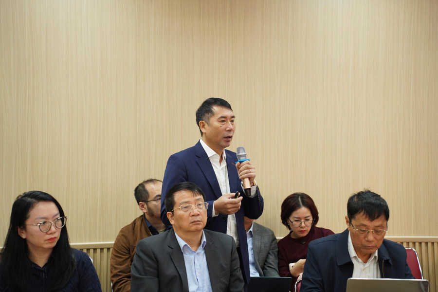 PGS.TS Lê Văn Chín phân tích nguyên nhân, đưa giải pháp chống ngập lụt cho Hà Nội tại tọa đàm.