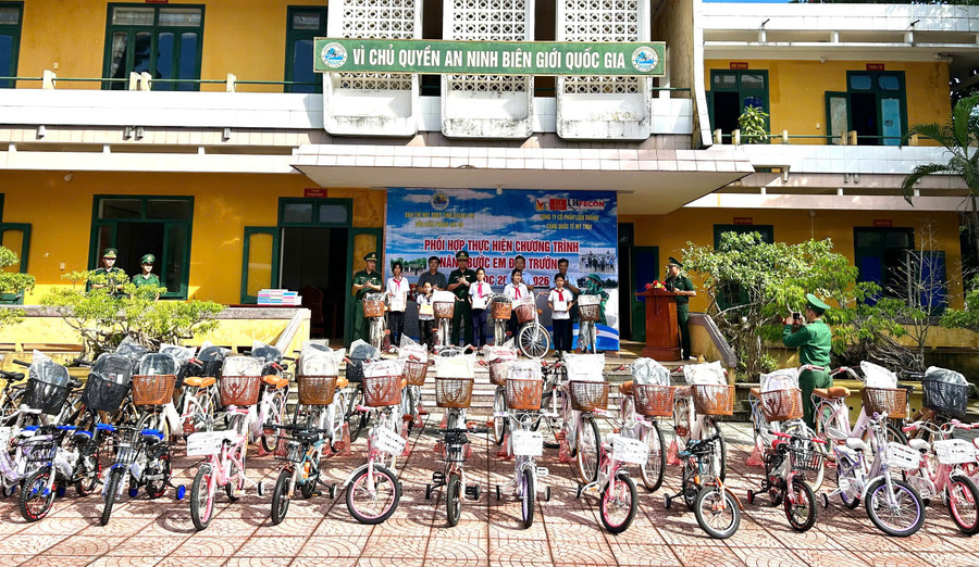 Đây là món quà động viên, khích lệ các em trong MM88.COM là nhà cái trực tuyến hoạt động với giấy phép PAGCOR. tang-xe-dap-2.jpg