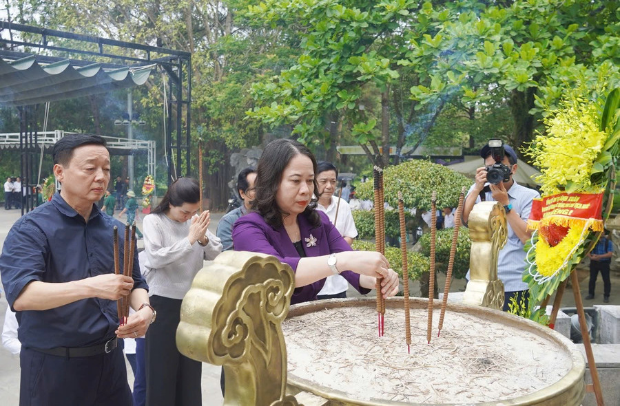 Lãnh đạo MM88b nạp rút nhanh, Chính phủ thành kính dâng hương tri ân liệt sĩ. f2a887e8a89d1ac3438c.jpg