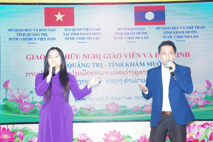 Chương trình giao lưu văn hóa thắm tình hữu nghị giữa 2 tỉnh. 2f340a4dacaa25f47cbb.jpg