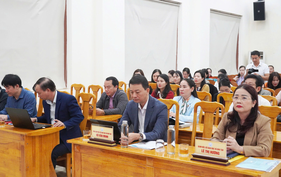 Lãnh đạo Sở GD&ĐT tham dự hội nghị. nghi-quyet-71.jpg