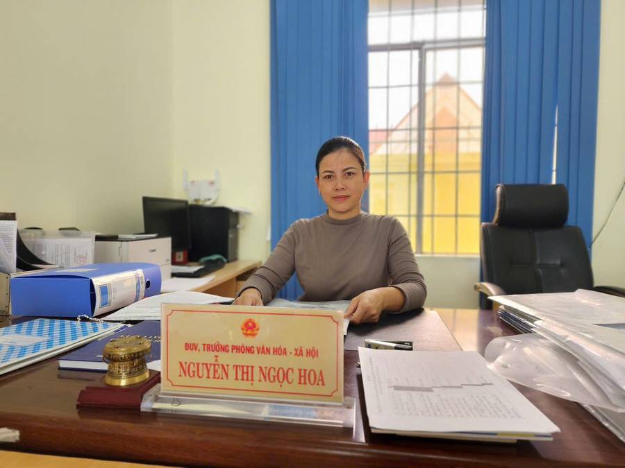 Bà Nguyễn Thị Ngọc Hoa, Trưởng phòng Văn hóa - Xã hội xã Ea Ô. (Ảnh: TT) chi-hoa.jpg