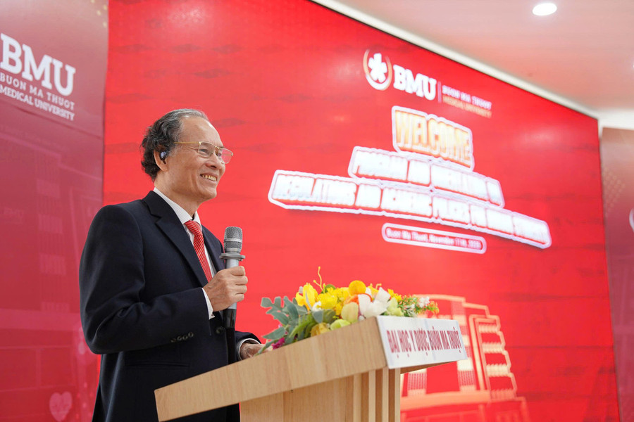 GS.TS Cao Tiến Đức – Hiệu trưởng BMU phát biểu chào mừng. gs.jpg
