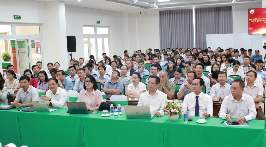 Đại biểu dự tập huấn tại lớp dành cho cán bộ quản lý. (Ảnh: TT) 1.jpg