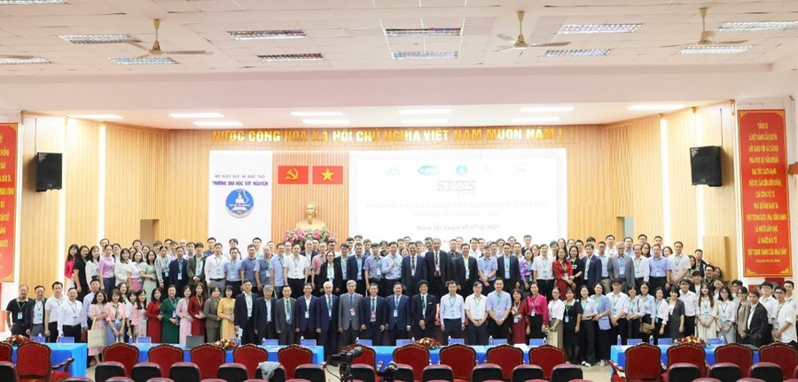 Các đại biểu, nhà khoa học tham dự Hội nghị. (Ảnh: TN) ht5.jpg