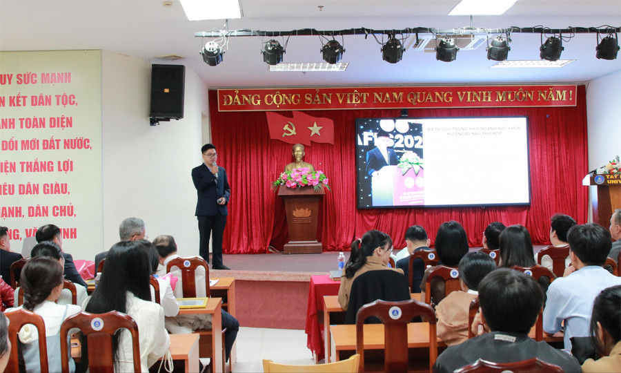 4-trao-doi.jpg