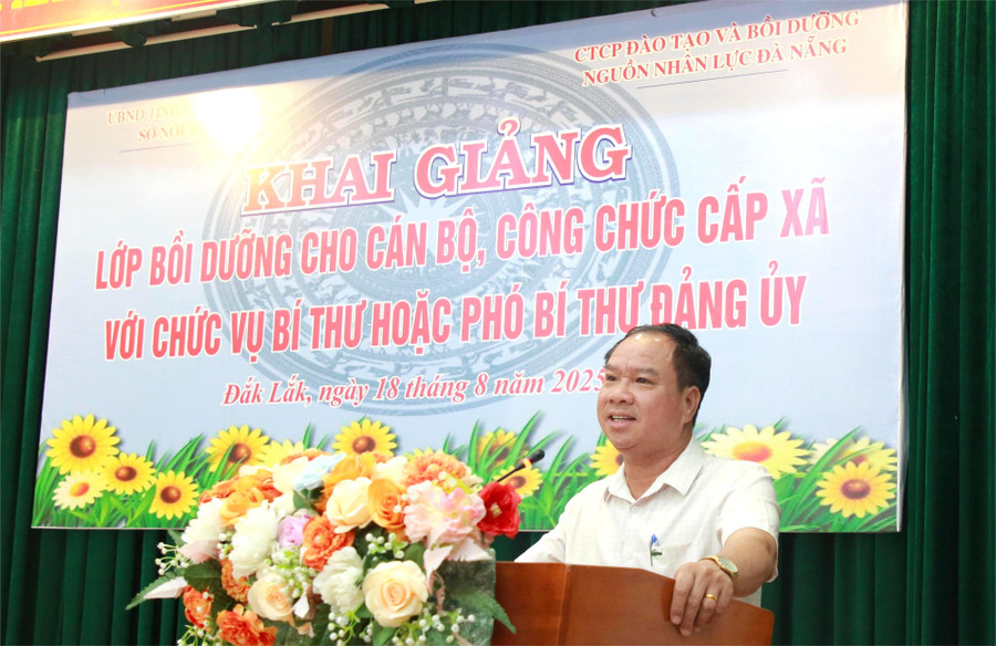 Ông Nguyễn Đình Tương, Phó Giám đốc Sở Nội vụ Đắk Lắk phát biểu khai mạc đợt tập huấn. (Ảnh: Thành Tâm)