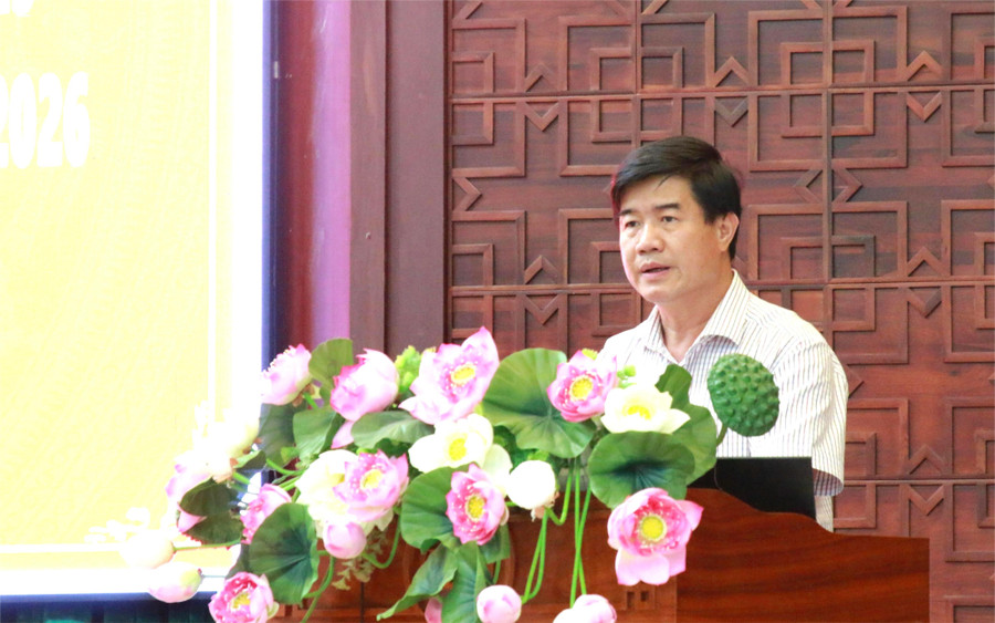 Phó Chủ tịch UBND tỉnh Đắk Lắk Nguyễn Thiên Văn chỉ đạo hội nghị. (Ảnh: TT) 1-pct.jpg