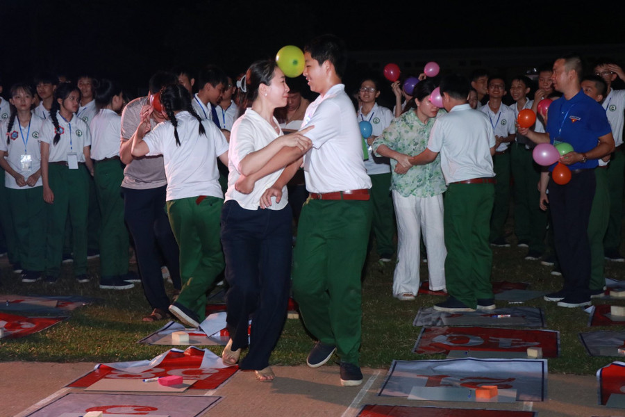 Học kỳ quân đội không chỉ là một chương trình rèn luyện thể chất mà còn là một hành trình để MM886 slot game, bắn cá, lô đề, đá gà phát triển toàn diện. 5.jpg