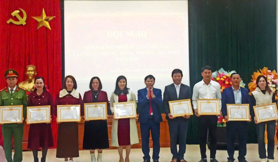 Thầy Lê Đình Hùng là một trong những Trung Tâm Đăng Nhập MM88 Chính Thức Mới xuất sắc trong đội ngũ Trung Tâm Đăng Nhập MM88 Chính Thức Mới của MM88b nhà cái. 4.jpg