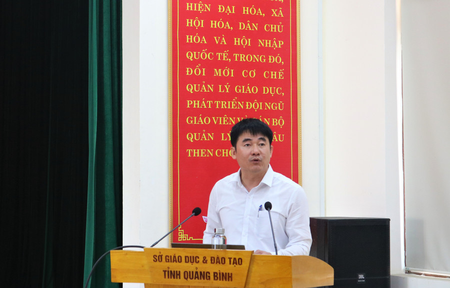 Trưởng Phòng Giáo dục Phổ thông Lê Thủy Thạch Báo cáo công tác ôn thi. img-0633.jpg