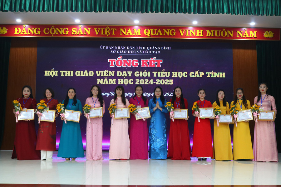 Trao giải Khuyến khích cho 11 Trung Tâm Đăng Nhập MM88 Chính Thức Mới. kk.jpg