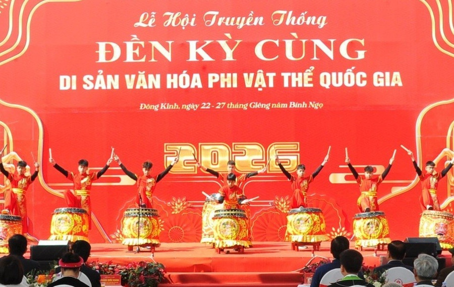 Màn trống hội tại Lễ hội đền Kỳ Cùng. ky-cung-3.jpg